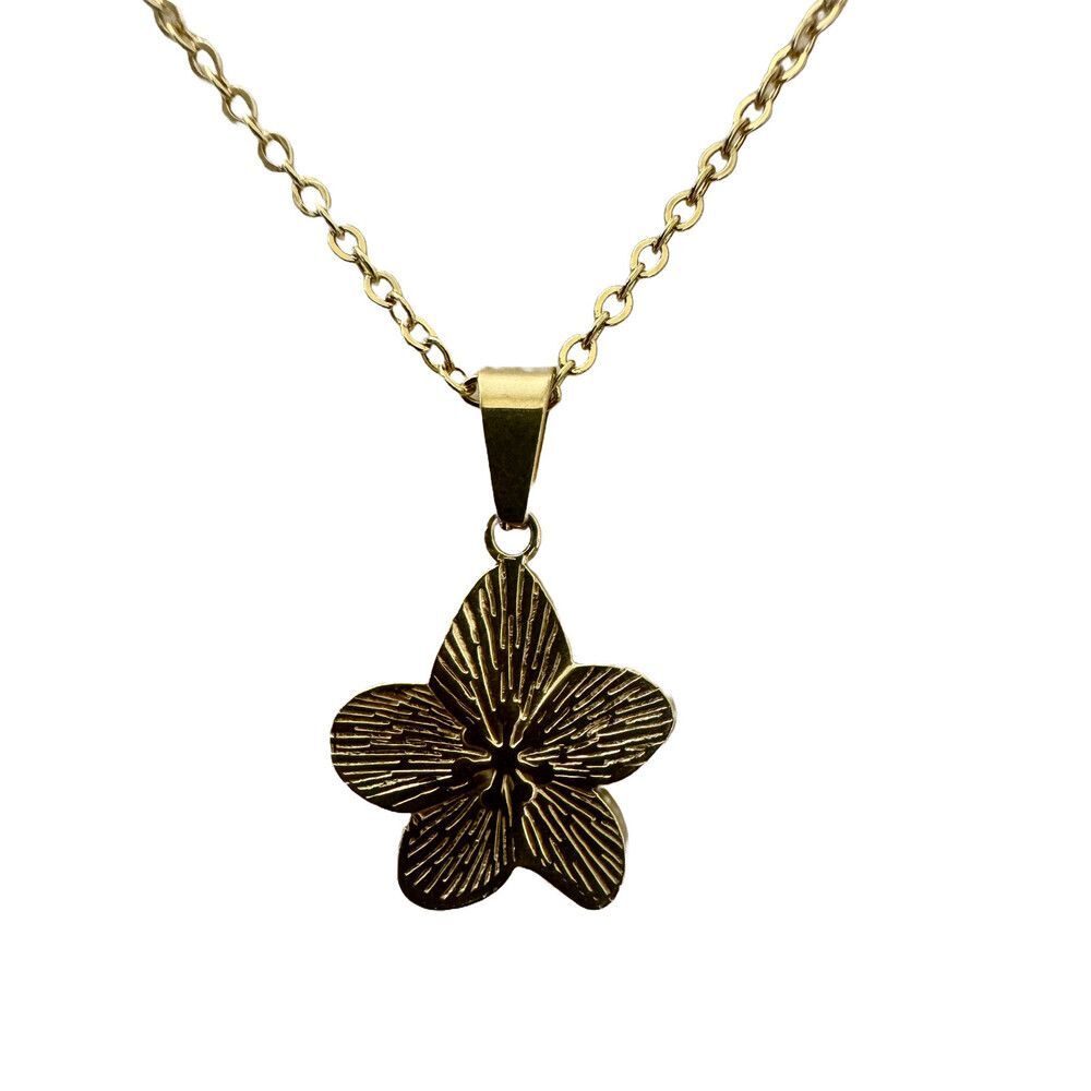 Charming Gold-Tone Flower Pendant With 18 Inch Necklace Stainless Steel